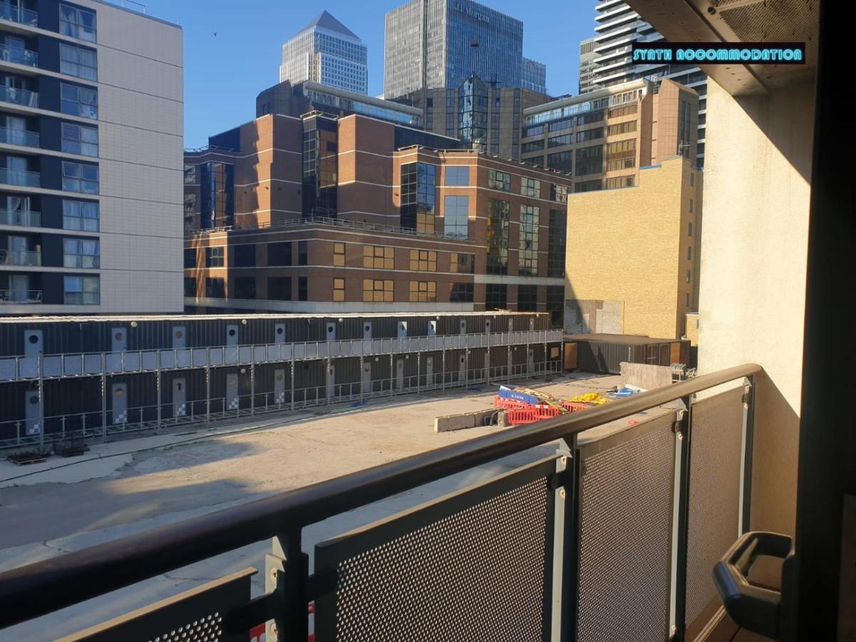 80S Retro 1Bed Studio Serviced Apartment Canary Wharf Perfect For Solo & Couple Travellers Londra Esterno foto